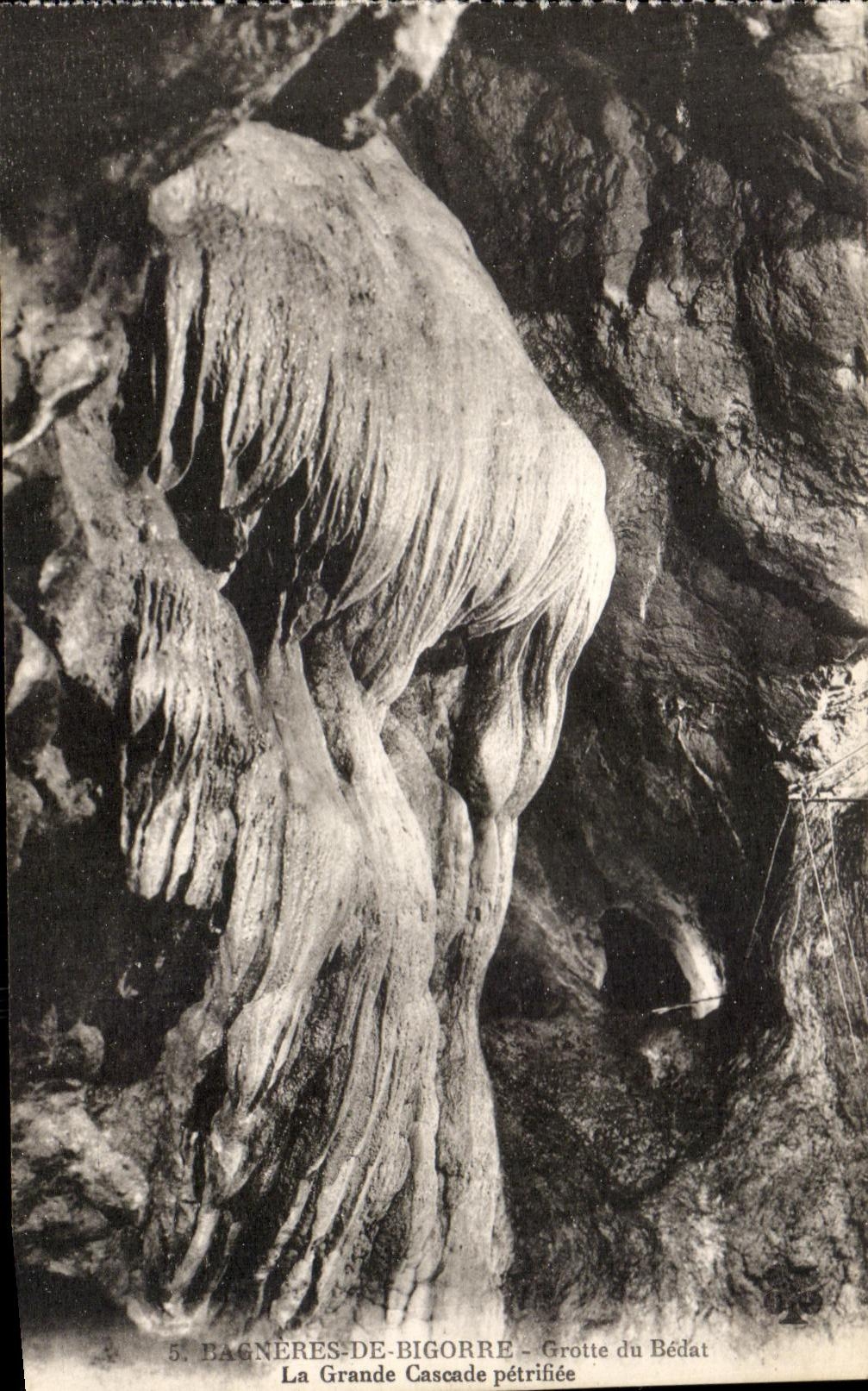 Tarjeta postal antigua Bagneres de Bigorre Grotte du Bedat la Grande Cascade Petrifiee