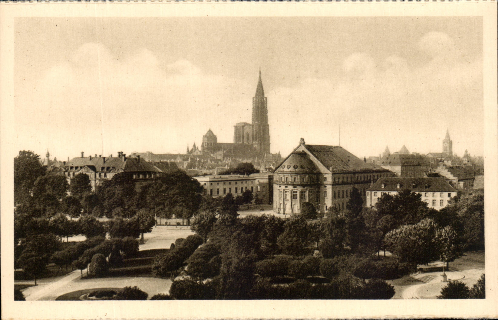 CPA Strasbourg Vue prise de la Place de la Republique