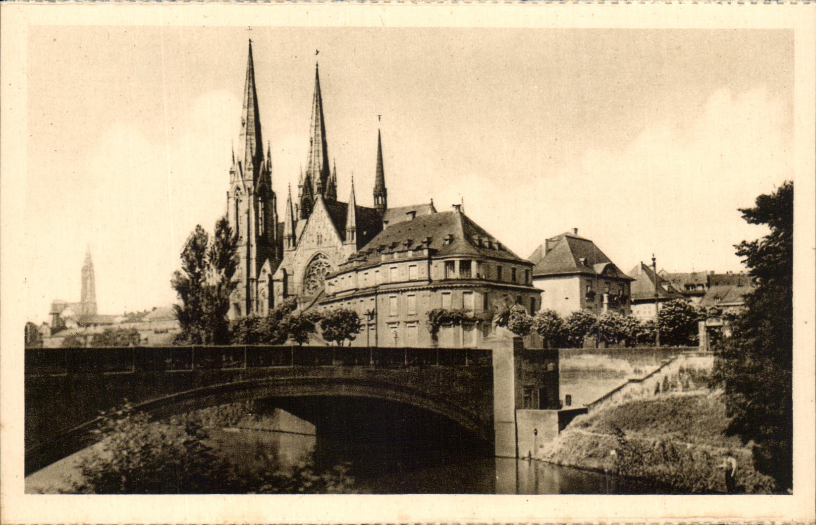 CPA Strasbourg Eglise Saint Paul et Cathedrale