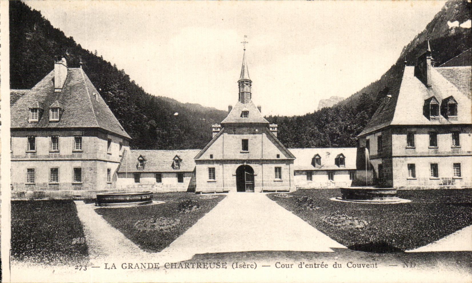 La Grande Chartreuse (Isère) — Eingangshof des Klosters — N.D.