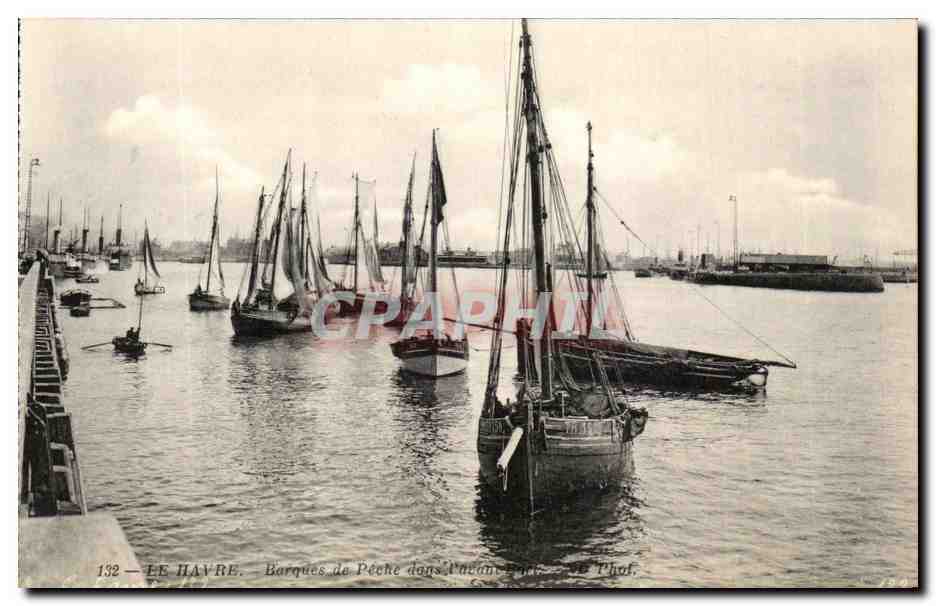 CPA Le Havre Barques de Peche Dans l Avant port Bateaux