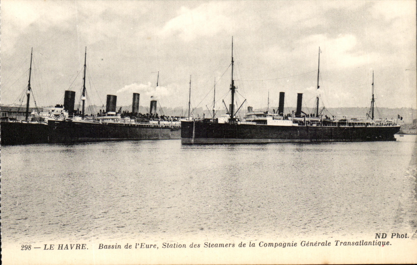 CPA Le Havre Bassin de l Eure Station des Steamers de la Compagnie Generale Transatlantique Bateaux