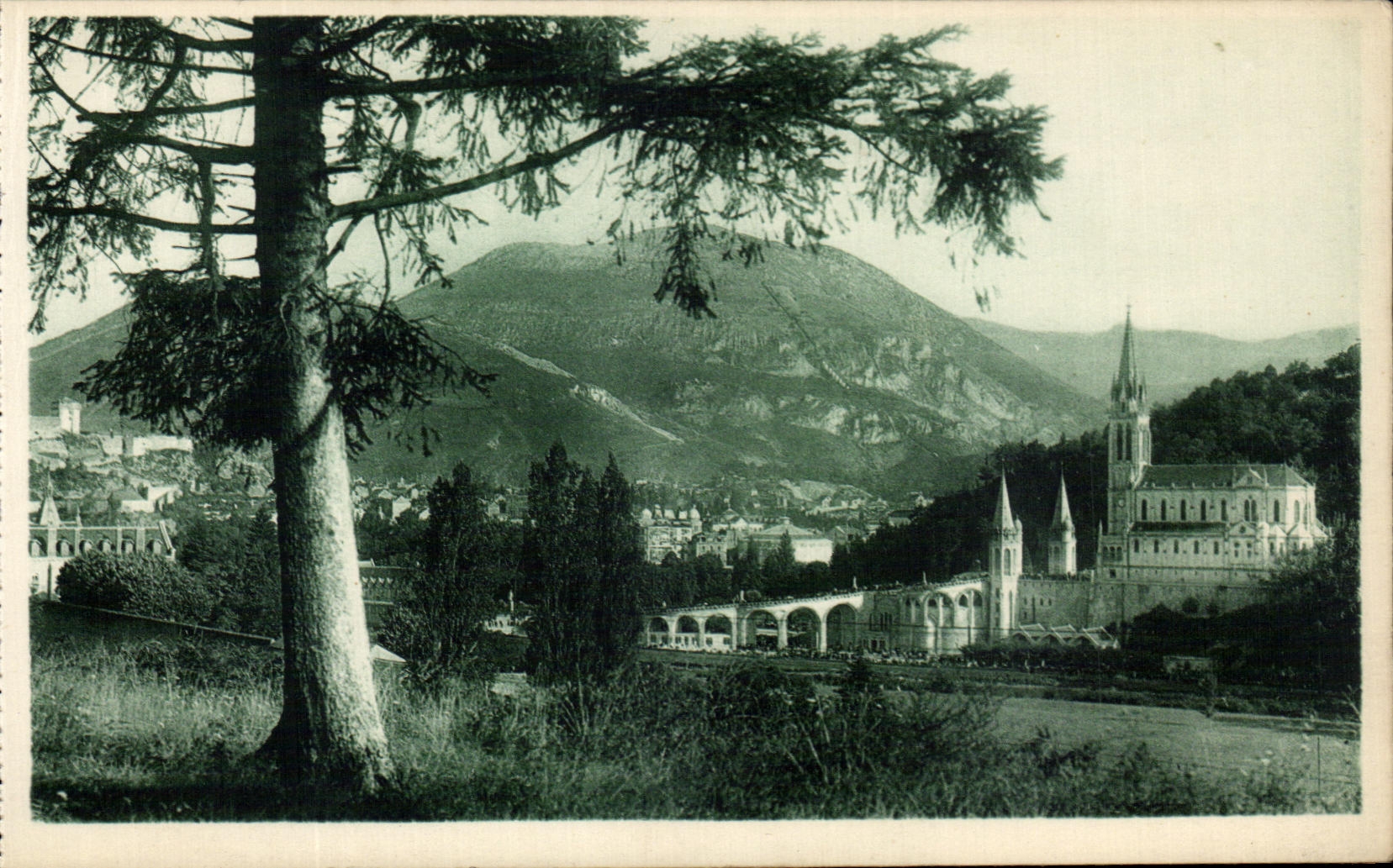 Lourdes — Vue générale — Bloc frères, Bordeaux