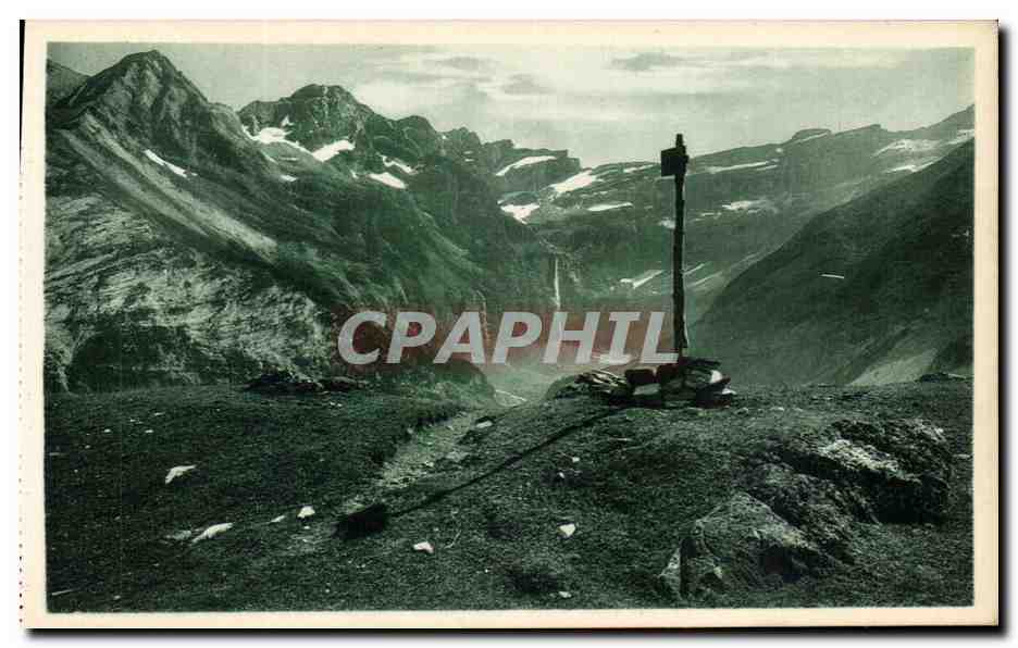 CPA Les Beaux Paysages de France Les Pyrenees Gavarnie Le Cirque Vue prise de la Terrasse Bellevue