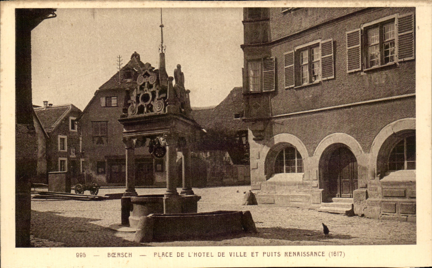 Bœrsch — Place de l'Hôtel de Ville et Puits Renaissance (1817)