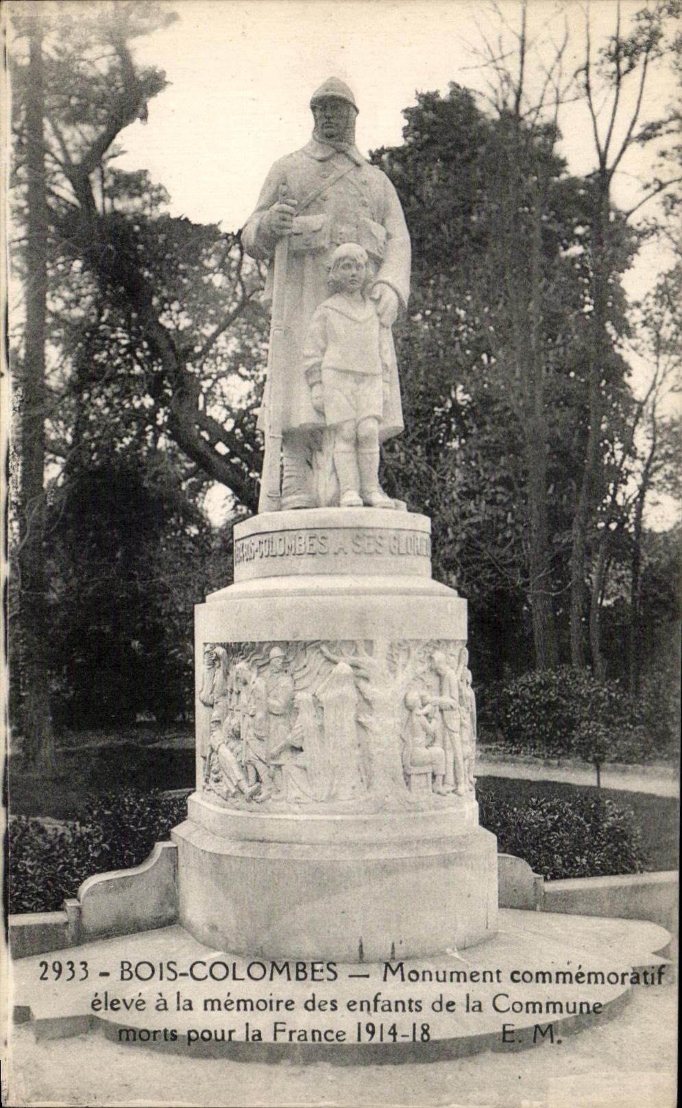 CPA Bois Colombes Monument Commemoratif a la memoire des enfants de la Commune 