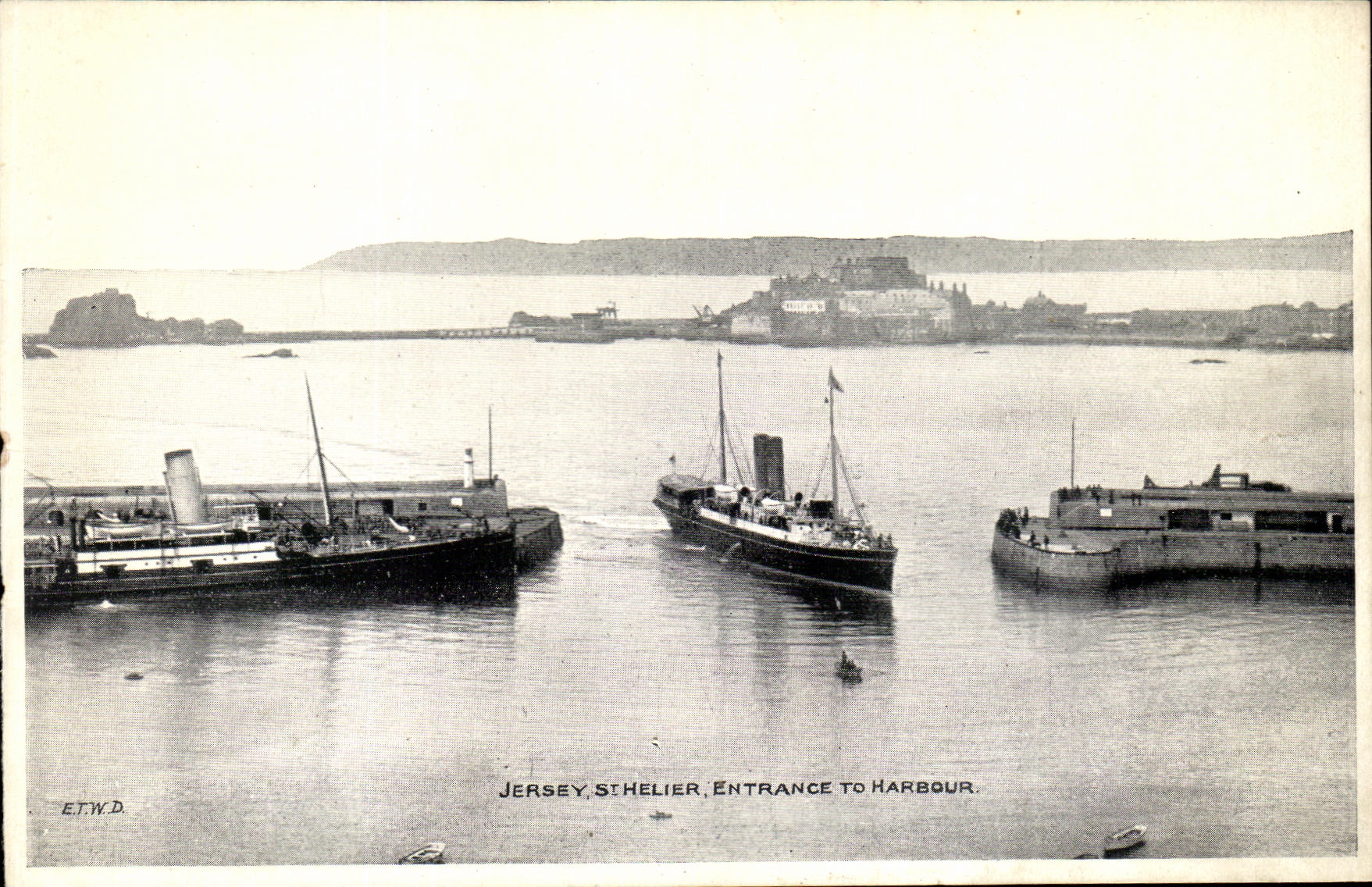 CPA Jersey St Helier Entrance To Harbour Bateau