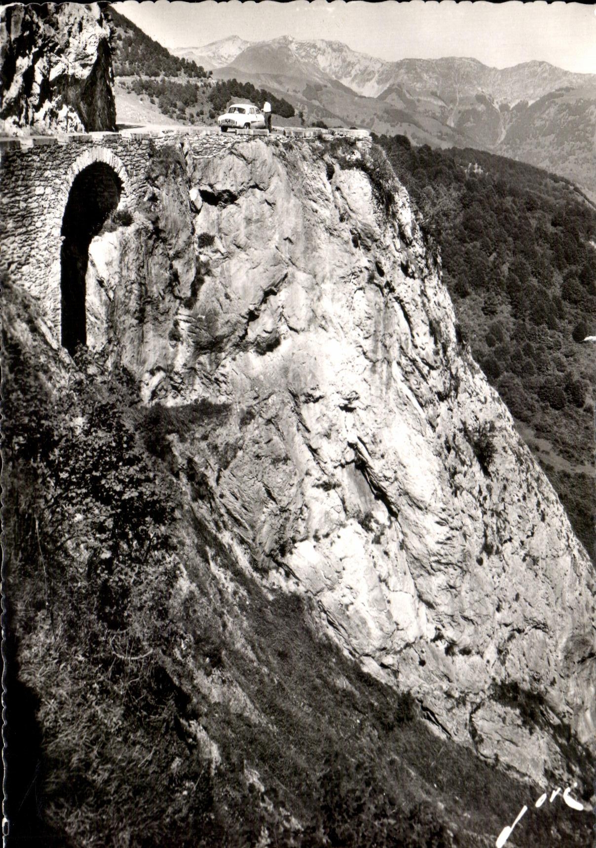 CPSM Route du col d Aubisque a Argeles le saut de la mort 