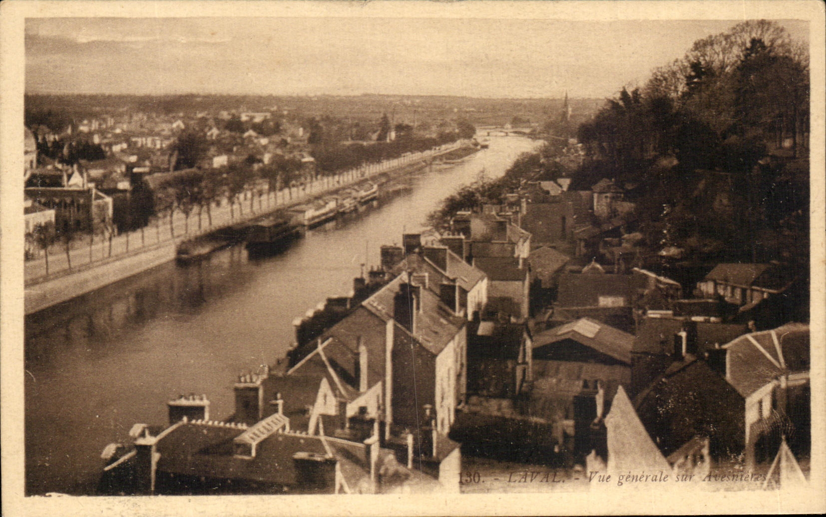 CPA Laval Vue Generale Sur Avesnieres