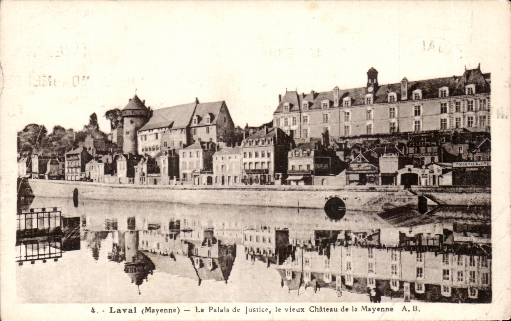 CPA Laval Le Palais de Justice Le Vieux Chateau 