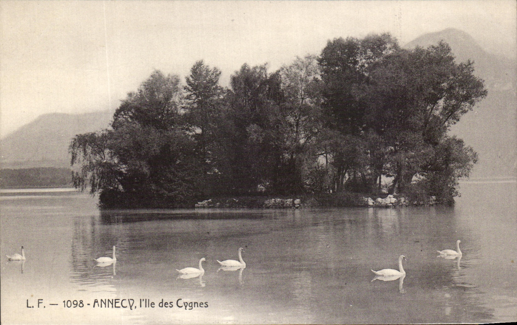 CPA Annecy L lle Des Cygnes