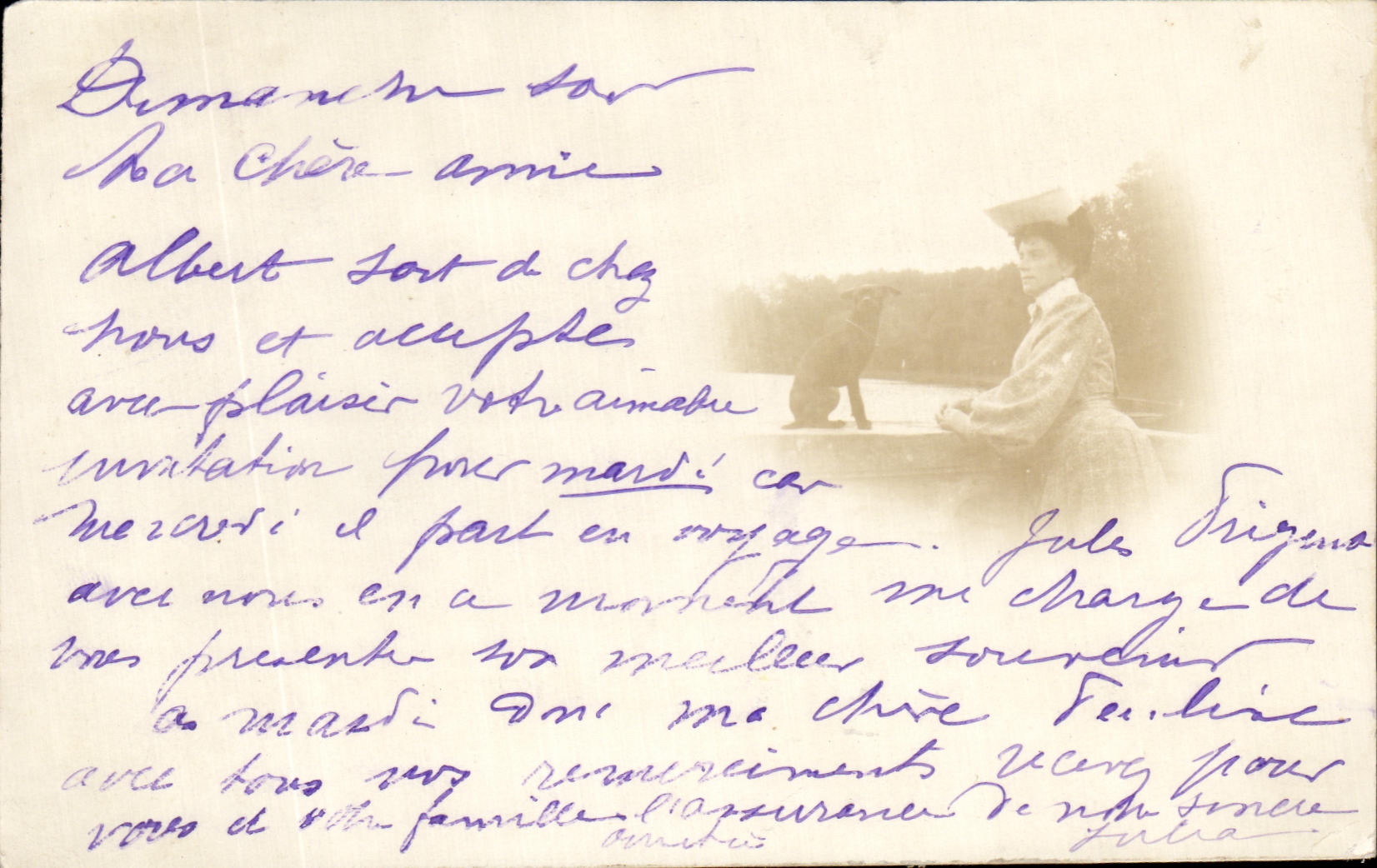 Femme assise avec chien — scène de jardin — éditeur inconnu, n° de série non visible