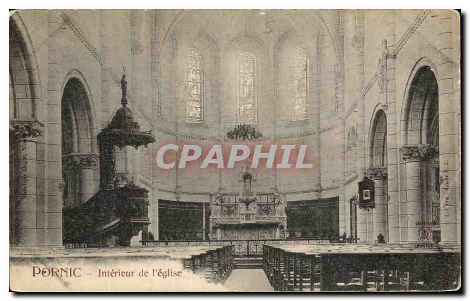 CPA Pornic Interieur de L Eglise 