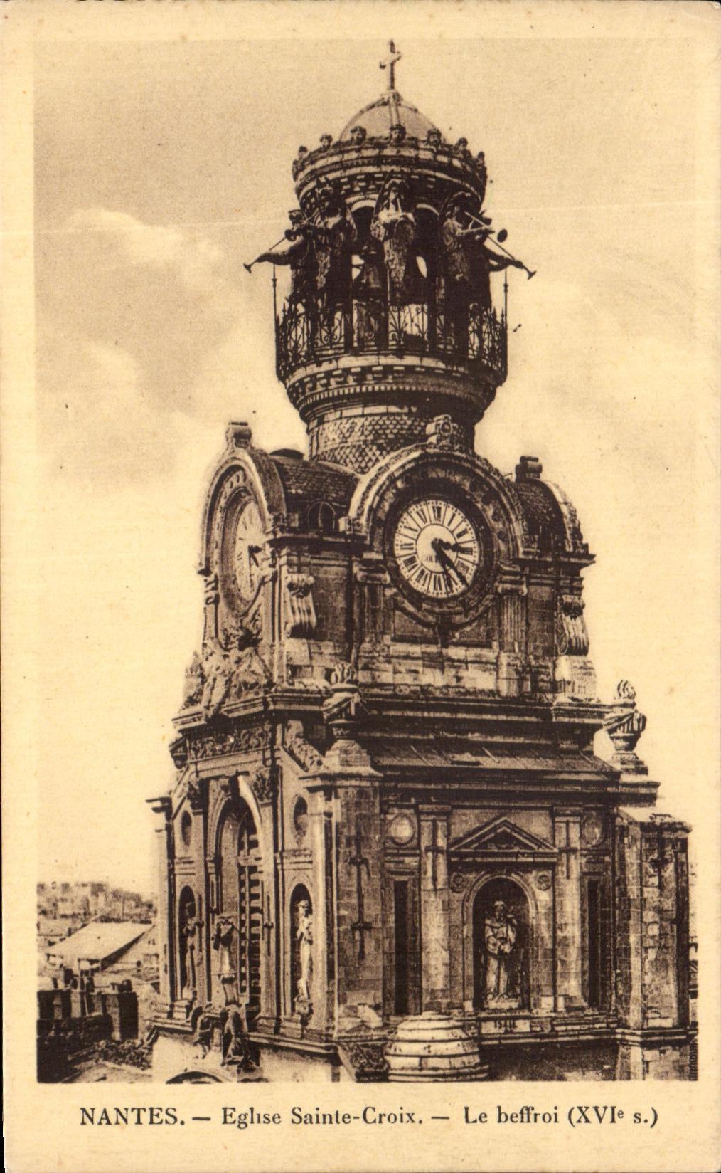 CPA Nantes Eglise Sainte Croix Le beffroi