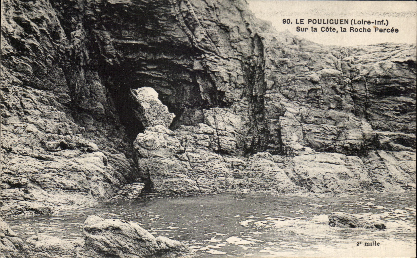 CPA Le Pouliguen Sur La Cote La Roche Percee