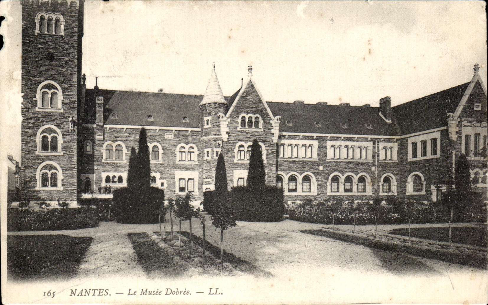CPA Nantes Le Musee Dobree 