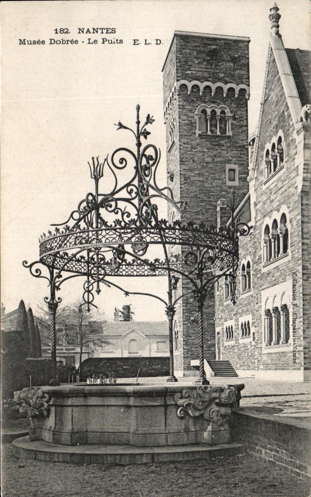 CPA Nantes Musee Dobree Le Puits 
