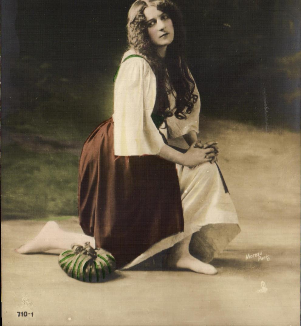 CPA Fantaisie Femme Bonne Annee Mignon 