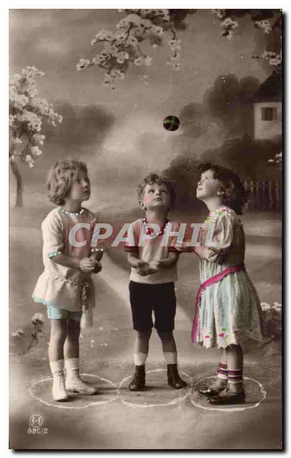 CPA Fantaisie Enfants jouant a la balle 