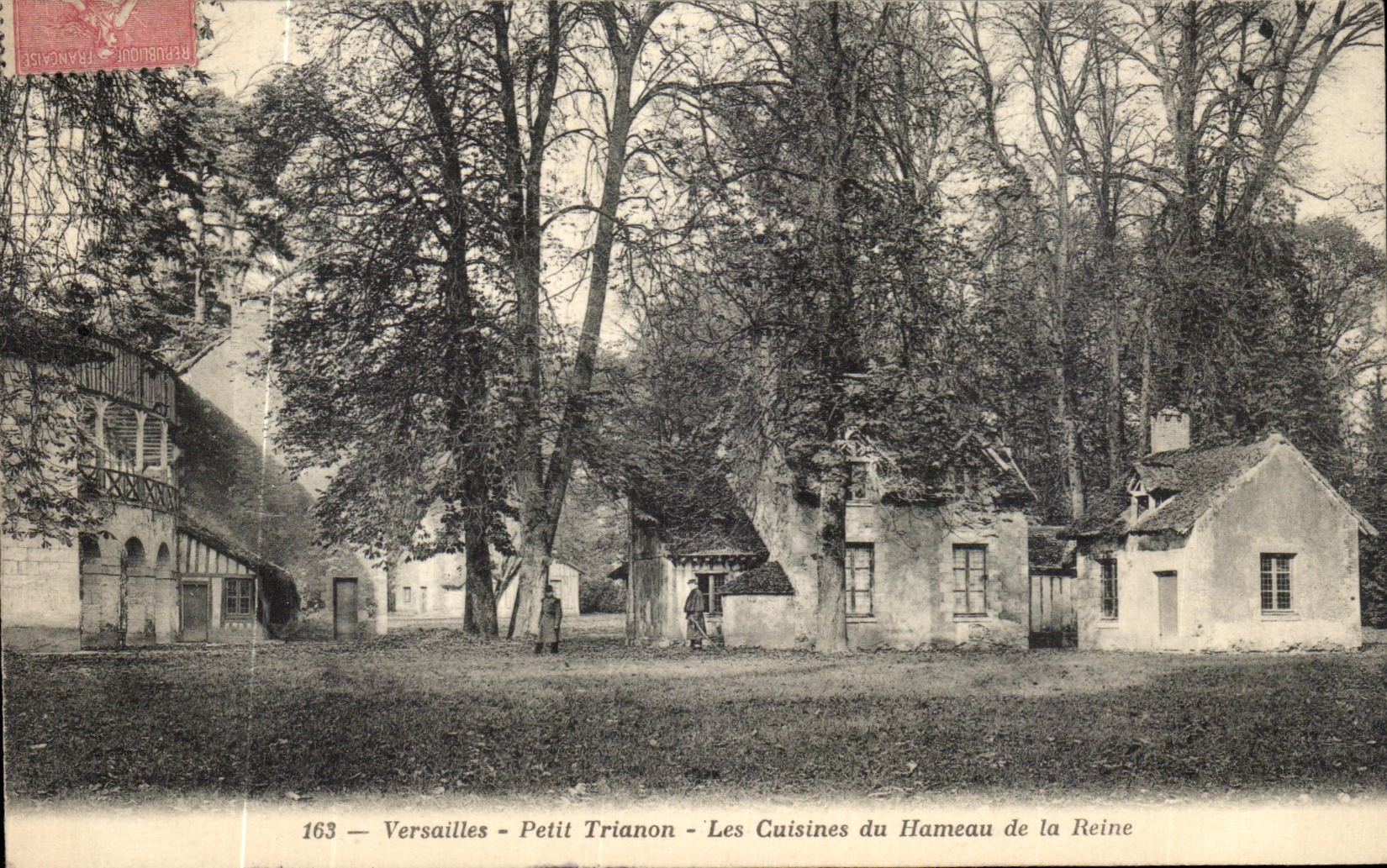 CPA Versailles Le Petit Trianon Les cuisines du hameau de la reine