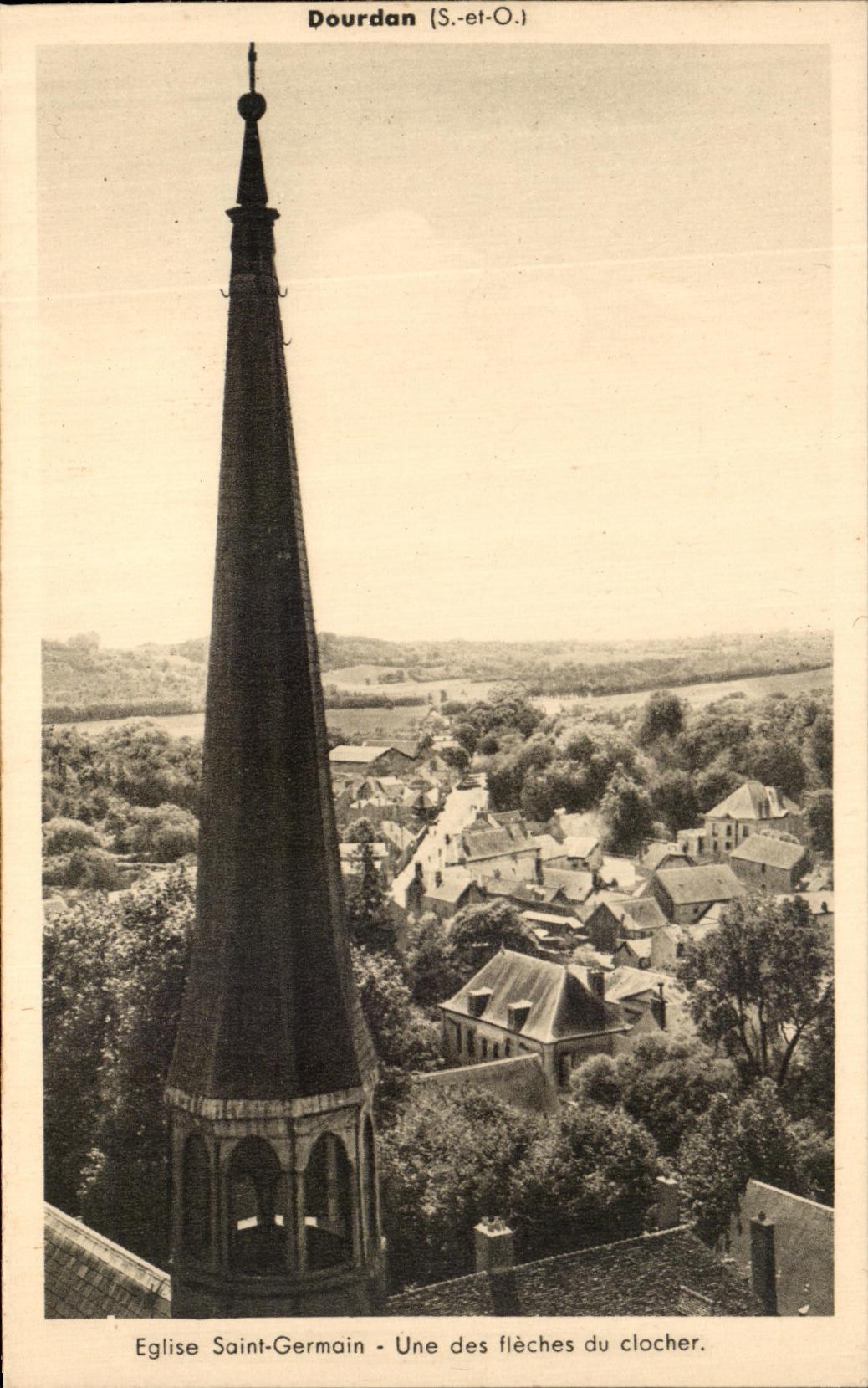 Dourdan (S.-et-O.) — Église Saint-Germain — Une des flèches du clocher.