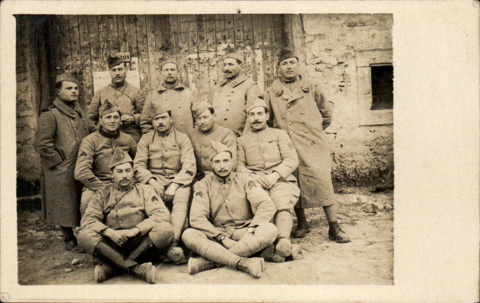 Soldados — grupo de militares — Tarjeta postal