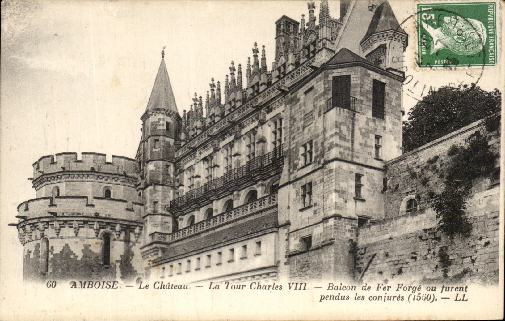 CPA Amboise Le Chateau La Tour Charles VIII Balcon de fer forge ou furent pendus les conjures