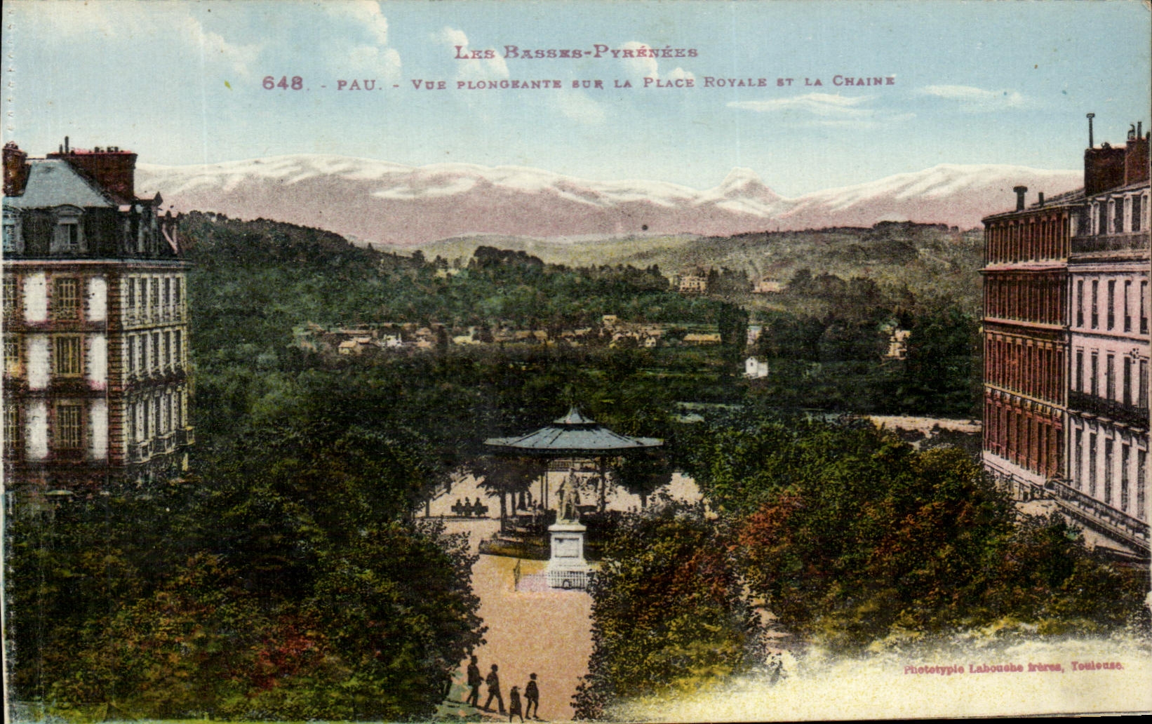 CPA Pau vue plongeante La Place royale et la chaine 