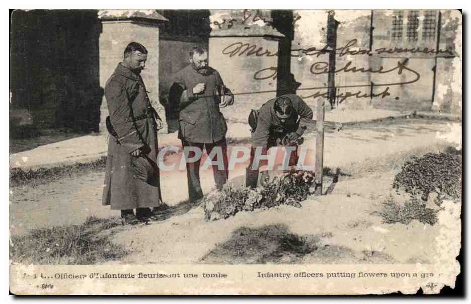Officiers d'Infanterie fleurissant une tombe — Série 14 — Éditeur non identifié