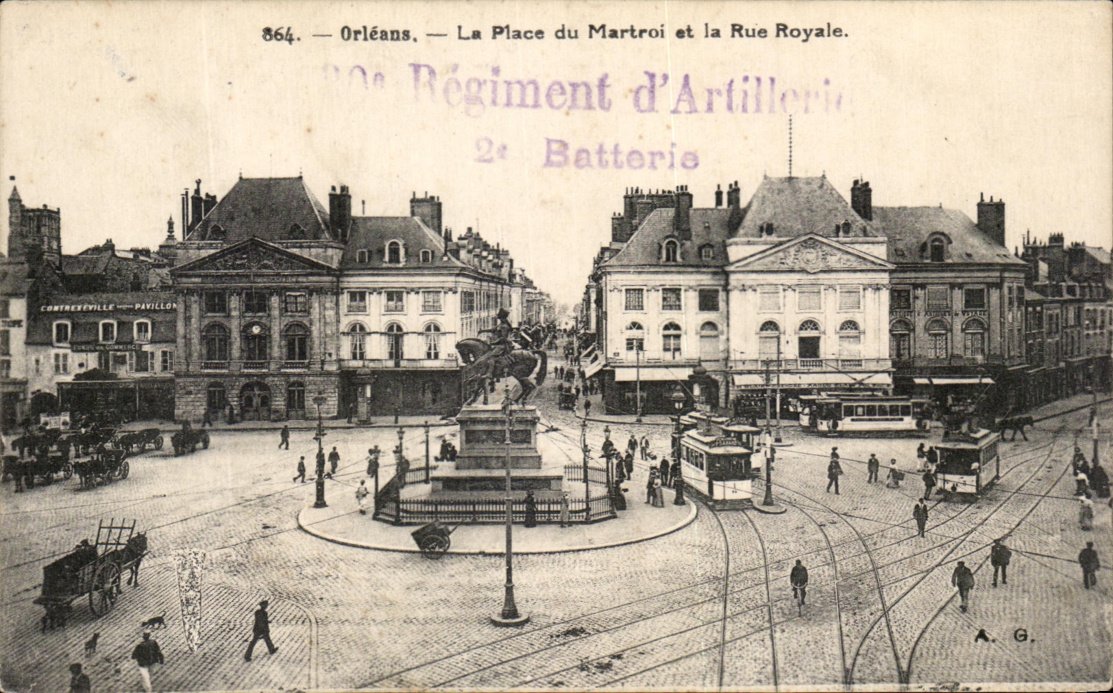 CPA Orleans La Place du Martroi Et La Rue Royale 
