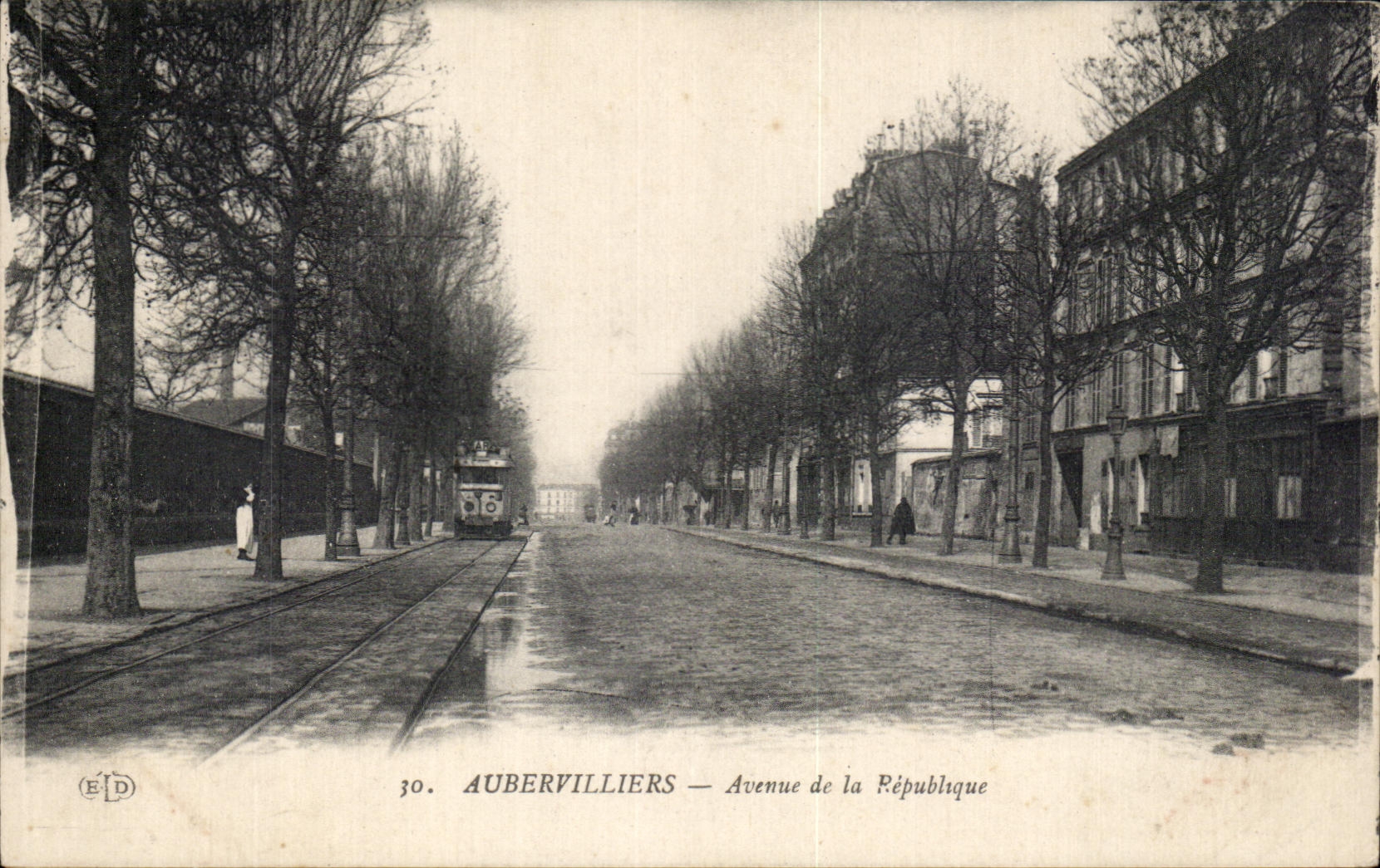 CPA Aubervilliers Auenue de la republique Tramway