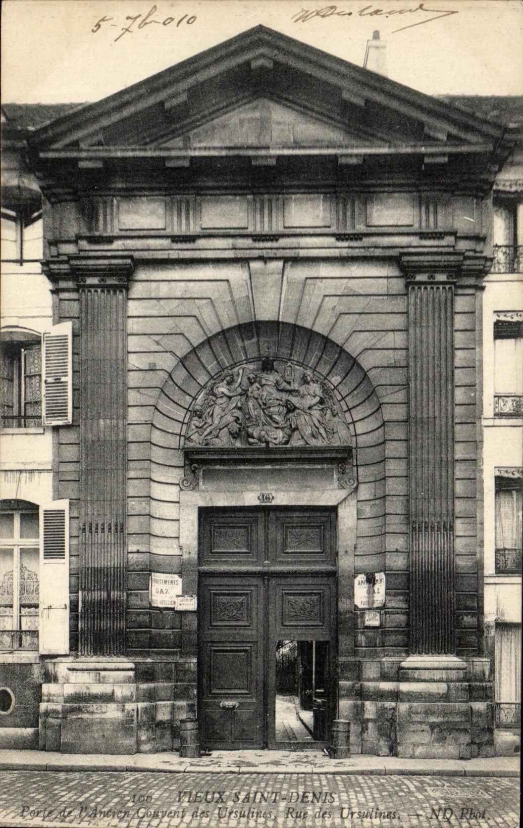 CPA Vieux Saint Denis Porte de l ancien couvent des Ursulines 