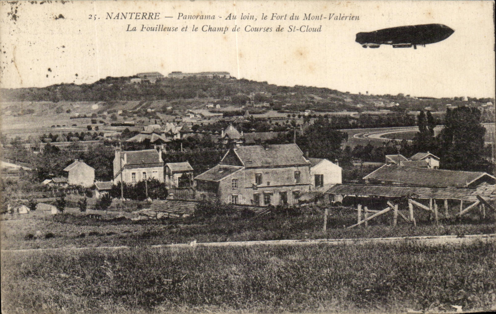 CPA Nanterre Panorama Au Loin le Fort du Mont Valerien La Fouilleuse et le champ de courses de Saint Cloud Dirigeable Ze
