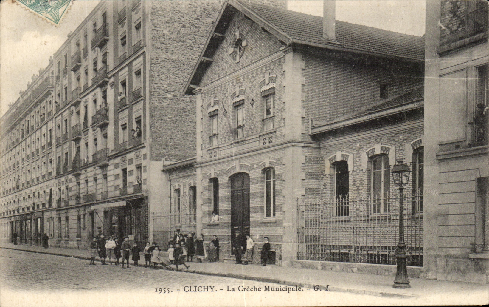 CPA Clichy La Creche Municipale Enfants