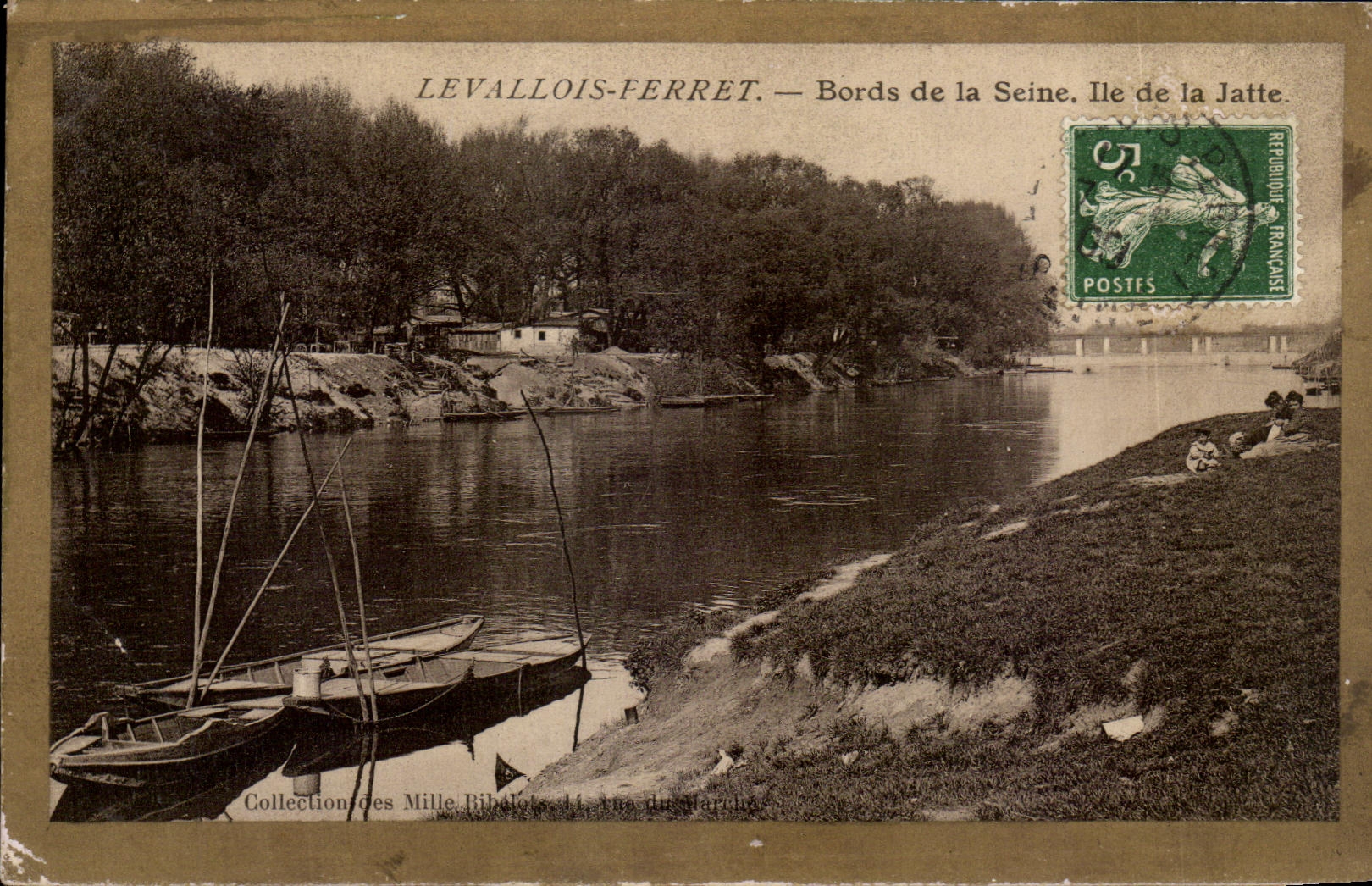 CPA Levallois Perret Les Bords de la Seine Ile de la Jatte Bateau 