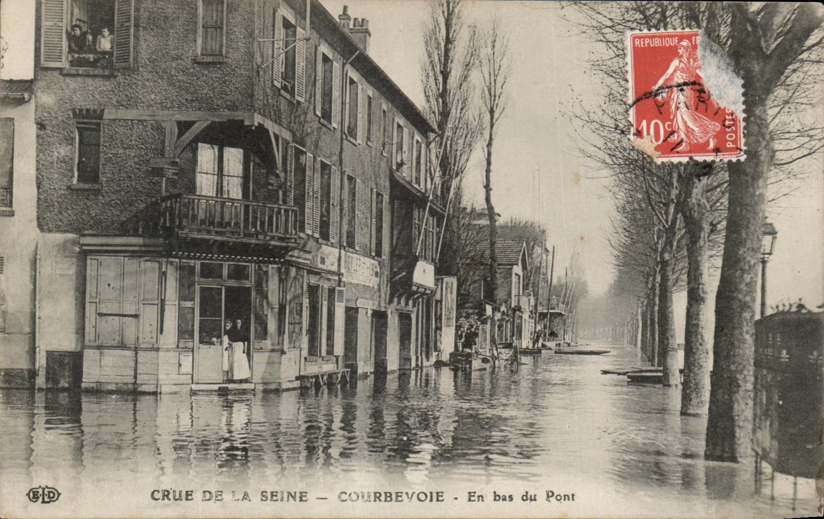 CPA Courbevoie Crue De La Seine En Bas du Pont Inondations 1910