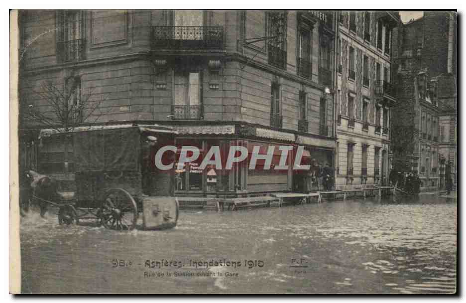 CPA Asnieres Inondations 1910 Rue de la station devant la gare 