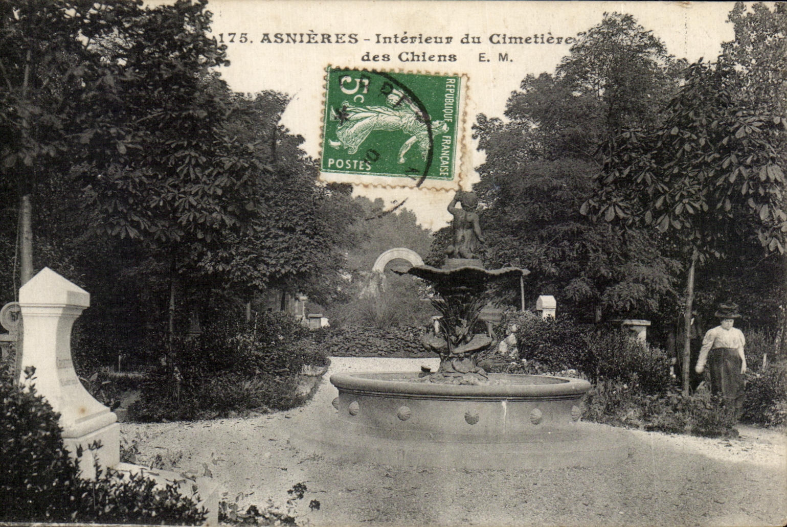 CPA Asnieres interieur du Cimetiere des Chiens