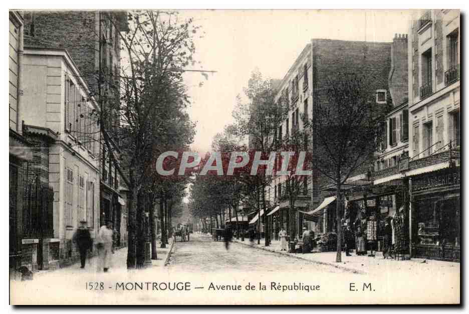 CPA Montrouge Avenue de La Republique