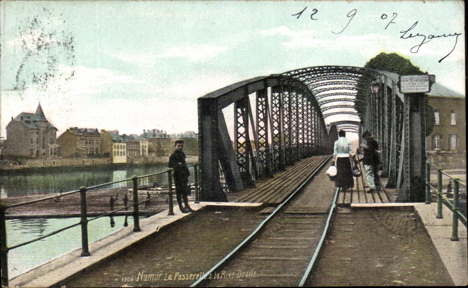 CPA Namur La Passerelle et la rive droite 