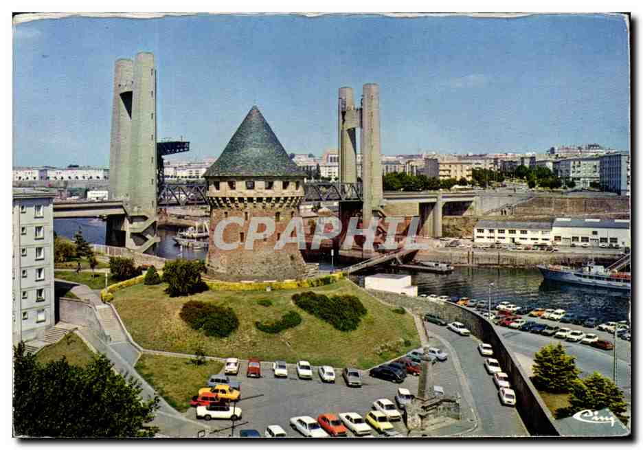 CPM Brest La Tour Tanguy Le pont de la Renaissance