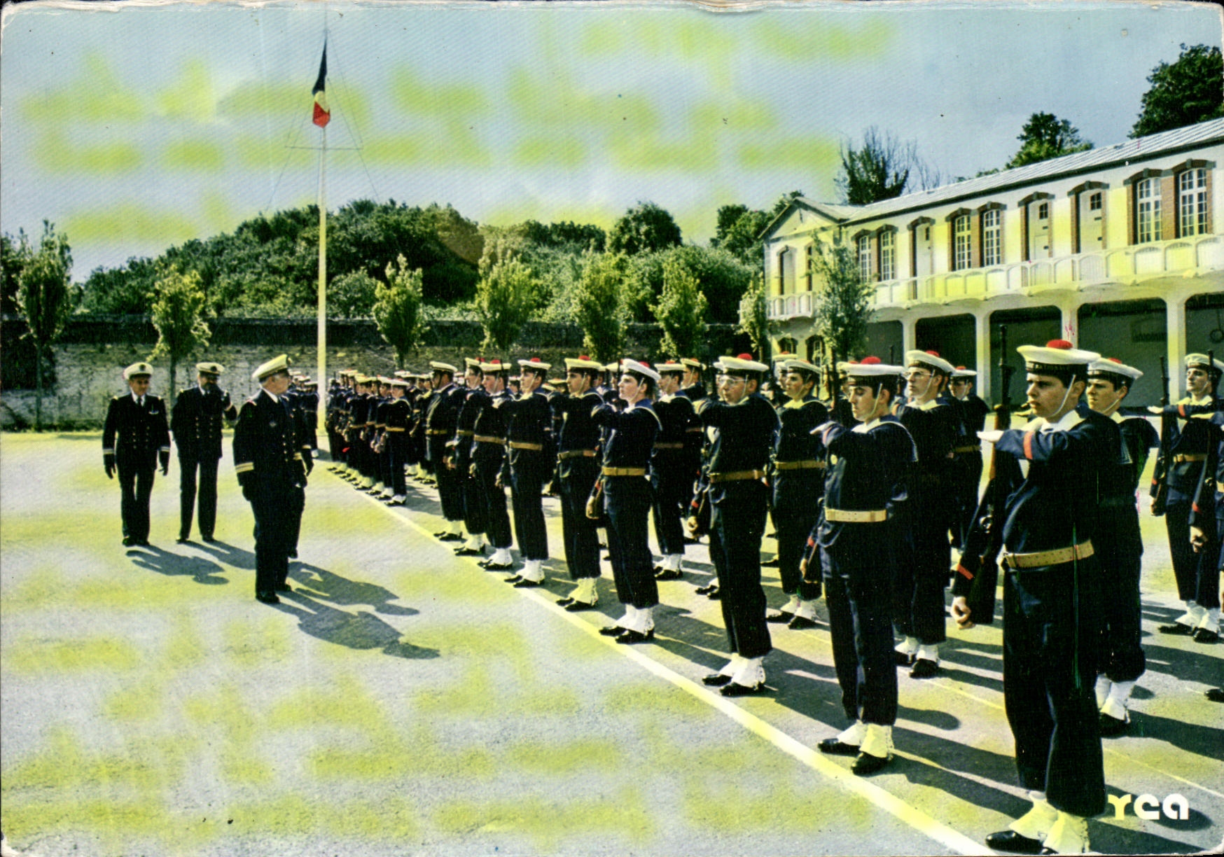CPM Brest La Centre De Formation Maritime la ceremonie de fin de stage des jeunes recrues du contingent Militaria