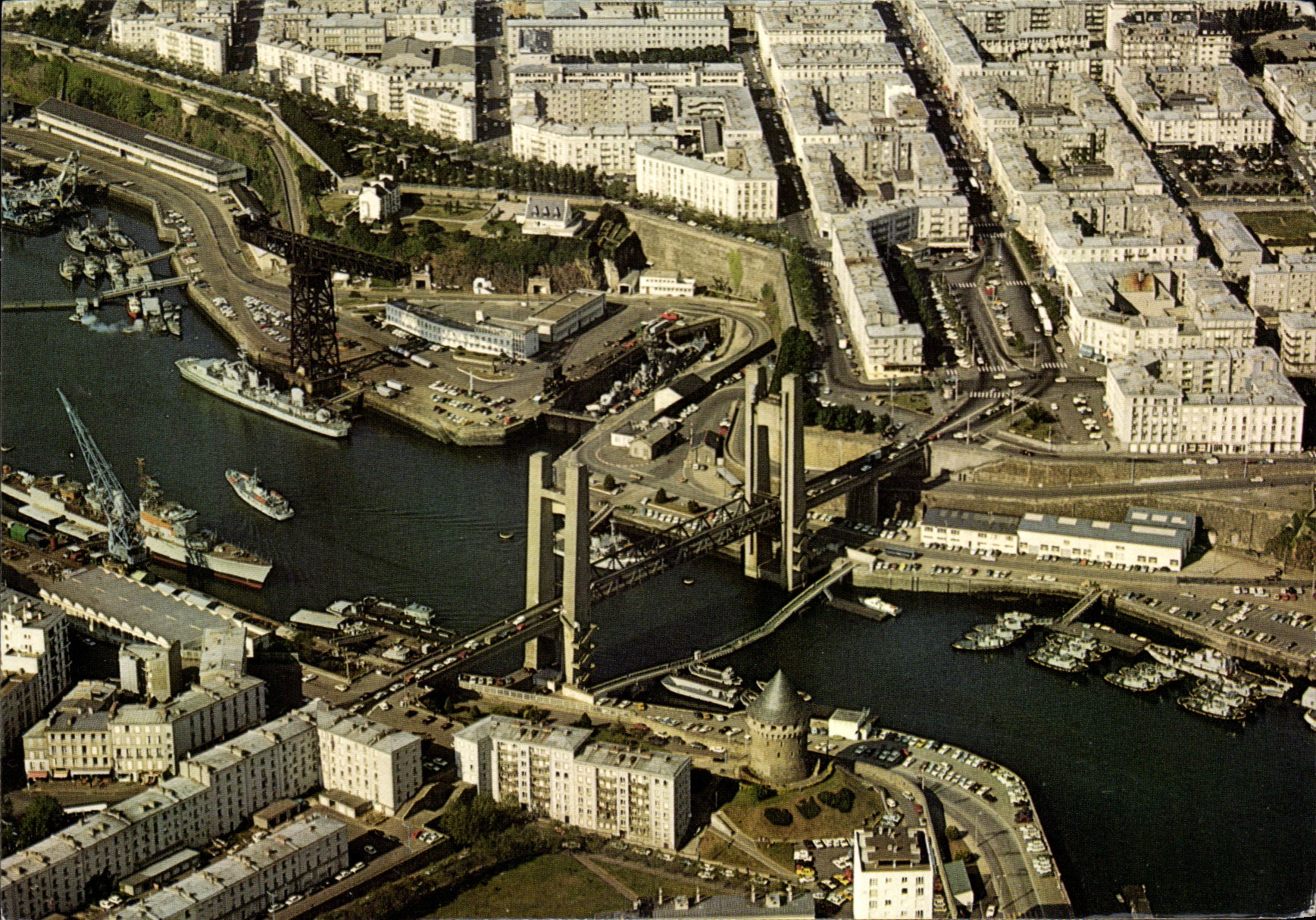 Brest — Grand Port de Guerre, le Grand Pont, la Tour Tanguy — Éditions de Bretagne