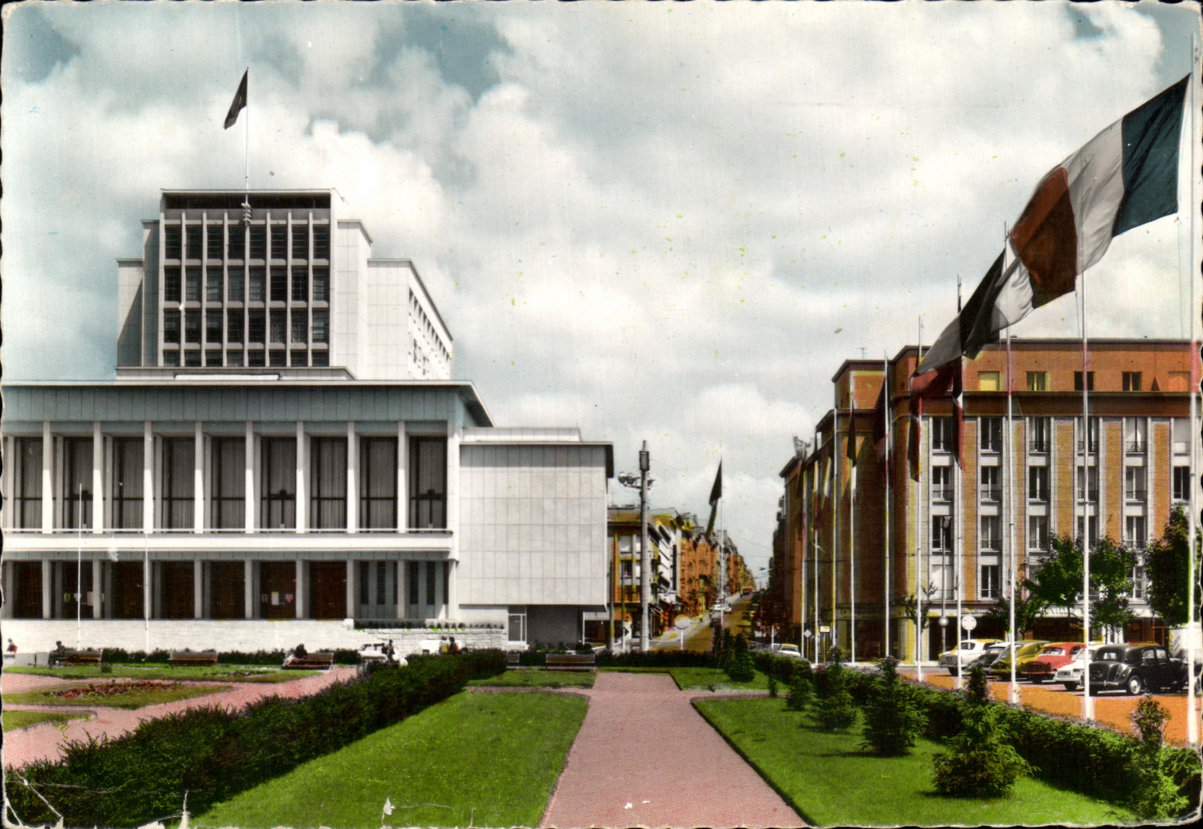 CPM Bretagne Brest La Nouvelle Mairie et la rue Jean Jaures