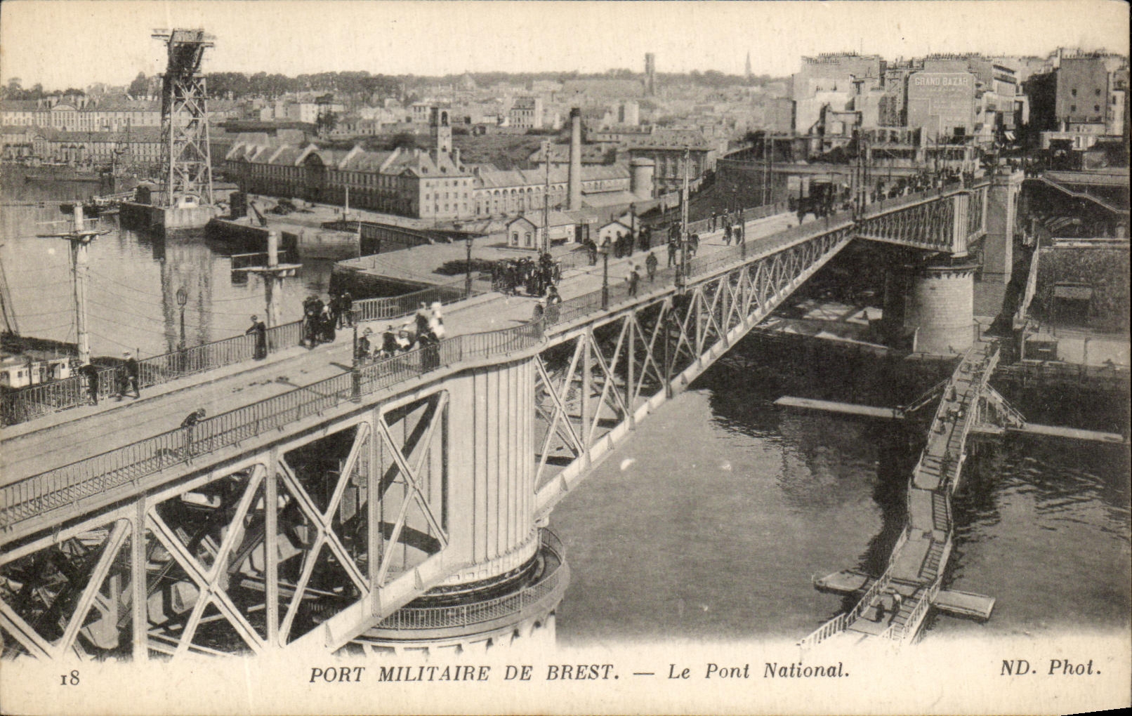 CPA Brest Port Militaire De brest Le pont National 