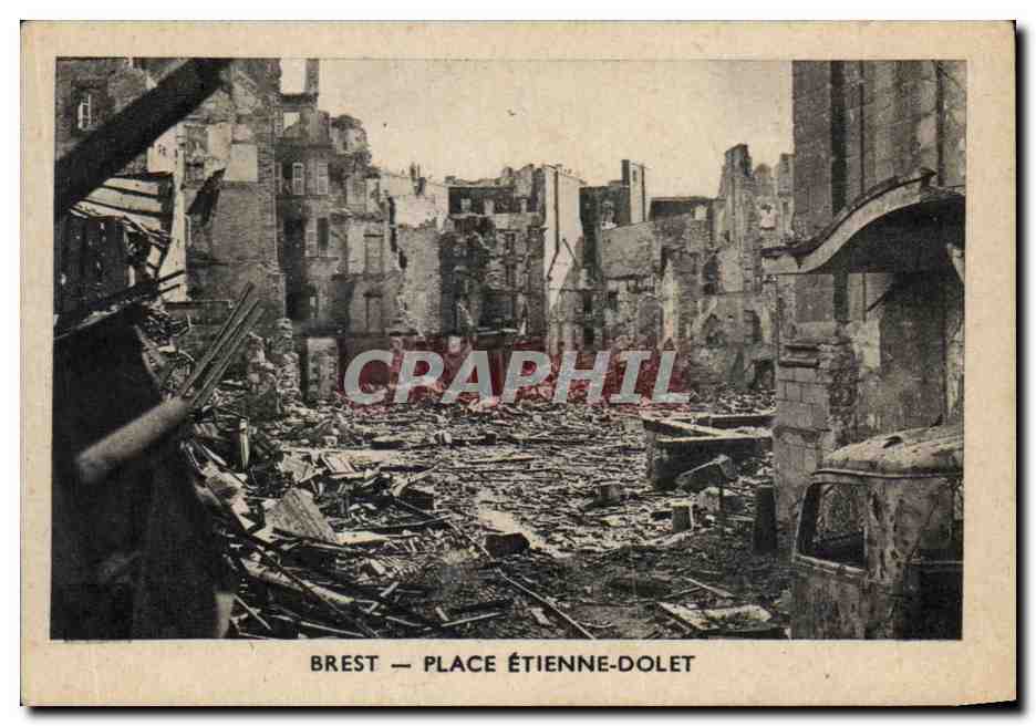 CPSM Brest 1944 Place Etienne Dolet militaria