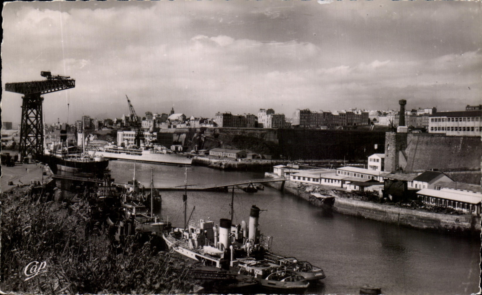 CPSM Brest Le Port Bateau De Lattre de Tassigny 1954