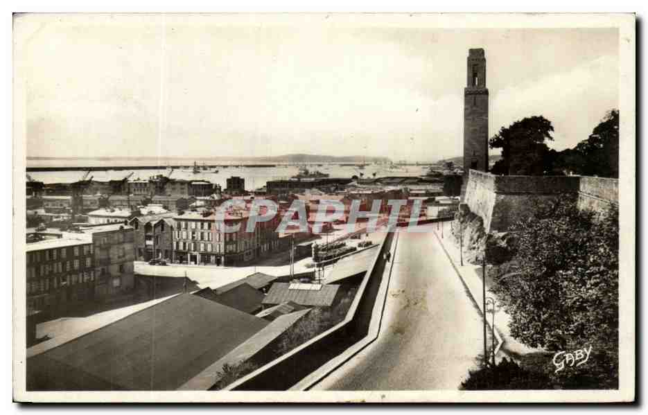 CPSM Brest Les Rampes Du Port De Commercd Et La Rade 