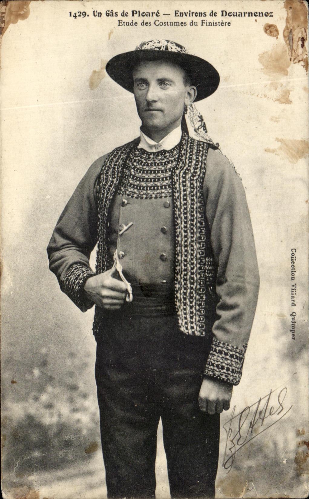 CPA Environs de Douarnenez Etude des Costumes Du Finistere Folklore Homme