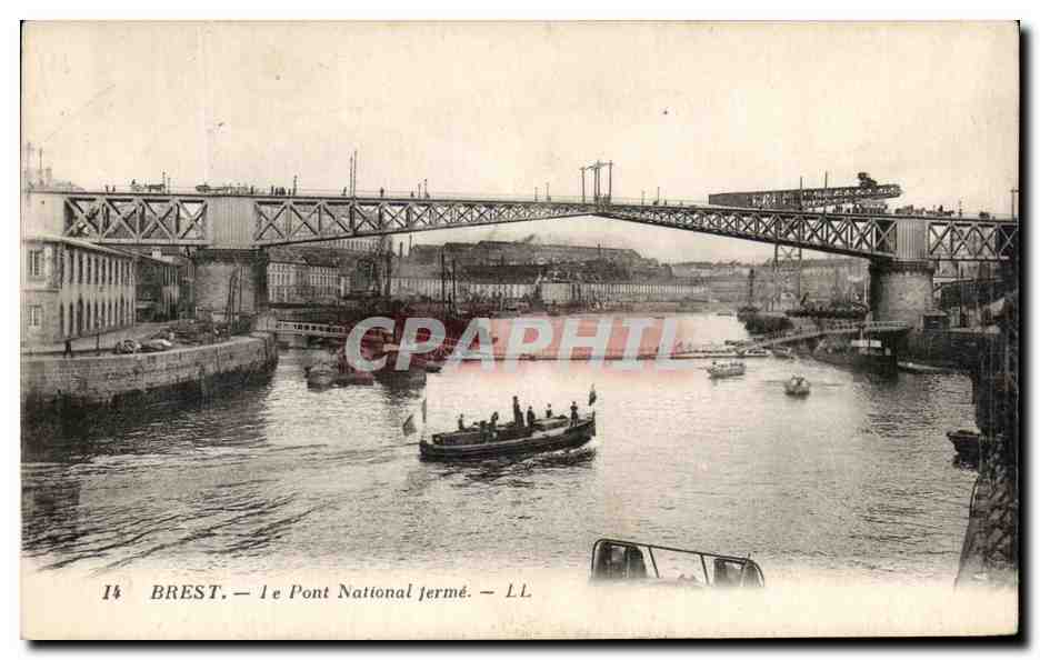 CPA Brest Le Pont Natioanal ferme Bateau